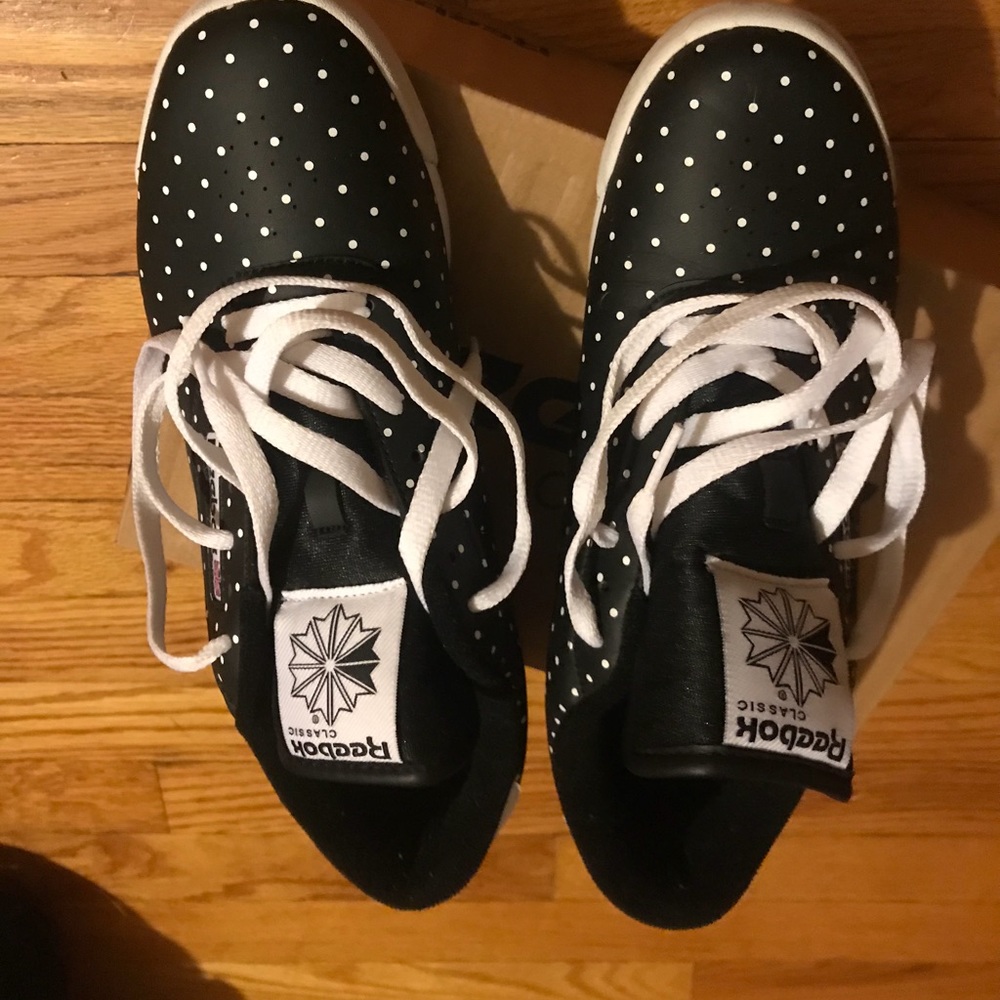 Sneakers - Picture 2 of 3